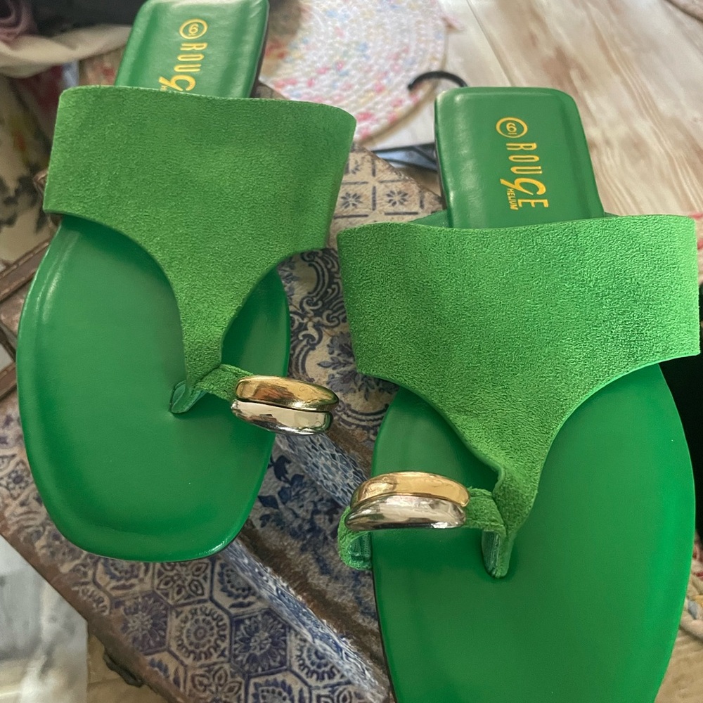 Rouge Helium Vibrant Green Sandals with Gold Accent - Picture 2 of 2
